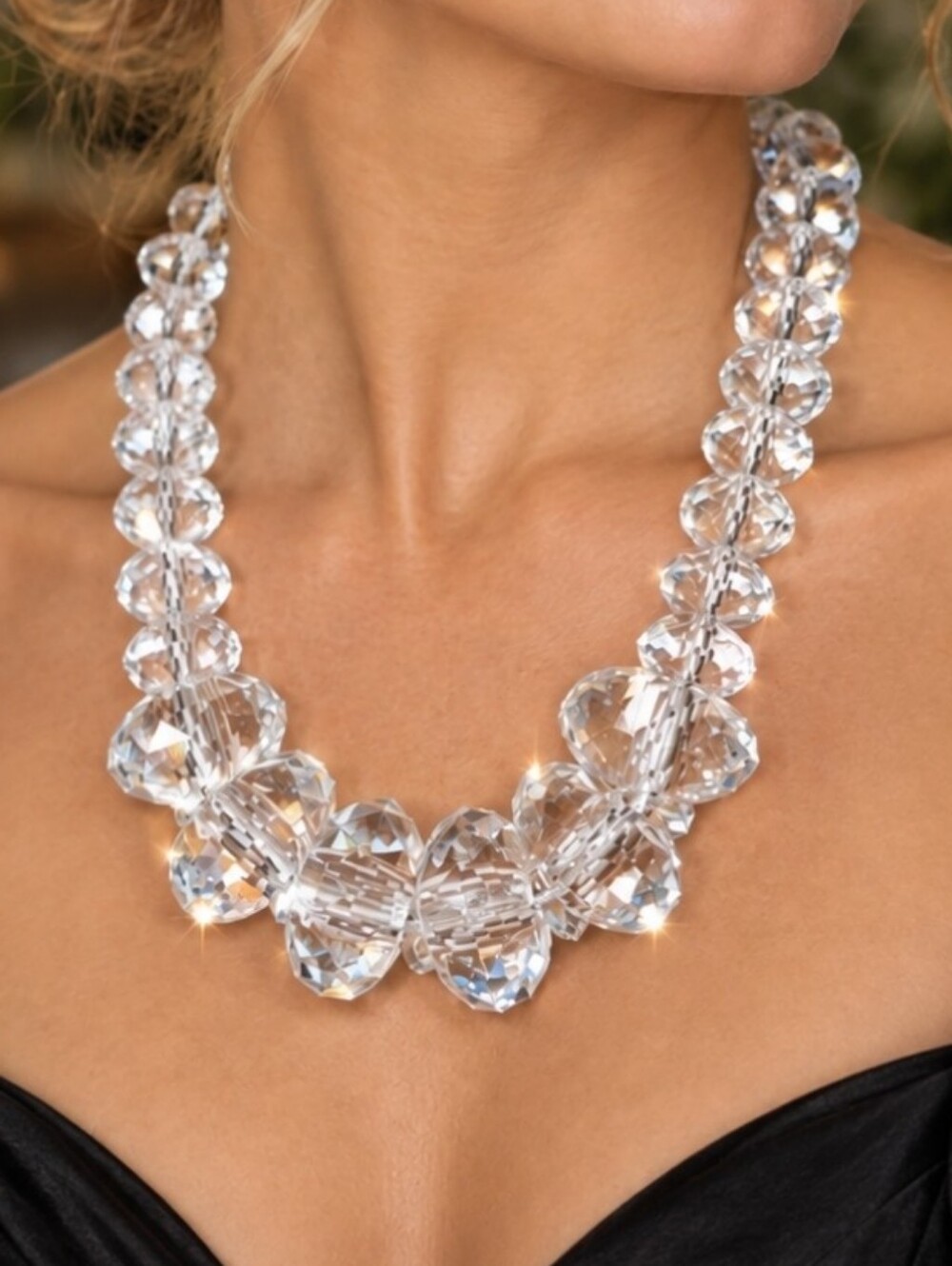 Joan Rivers Enormous Clear Faceted Graduated Heavy Beads Chunky Lucite Necklace
